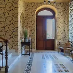 فيلة Luisa باري